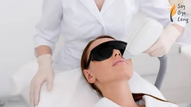 Hasaki ứng dụng Diode Laser phù hợp nhu cầu triệt lông mặt tại TPHCM