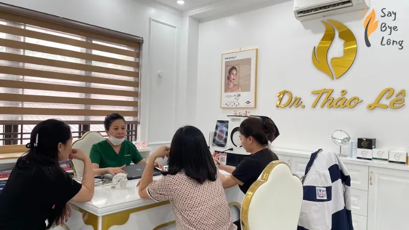 Phòng khám da liễu Dr. Thảo Lê cung cấp dịch vụ triệt lông kết hợp chăm sóc da